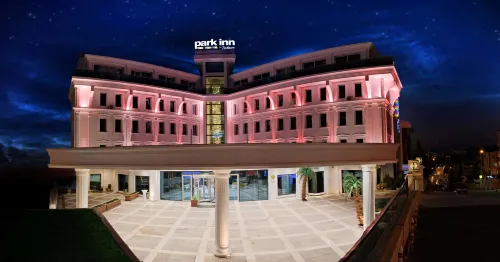 Park Inn by Radisson Ankara Cankaya - Uima-altaat