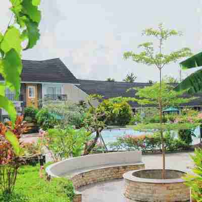 Hotel Suni Sentani Managed by East Season Hotel Exterior
