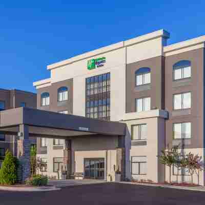 Holiday Inn Express & Suites Augusta West - Fort Eisenhower Hotel Exterior