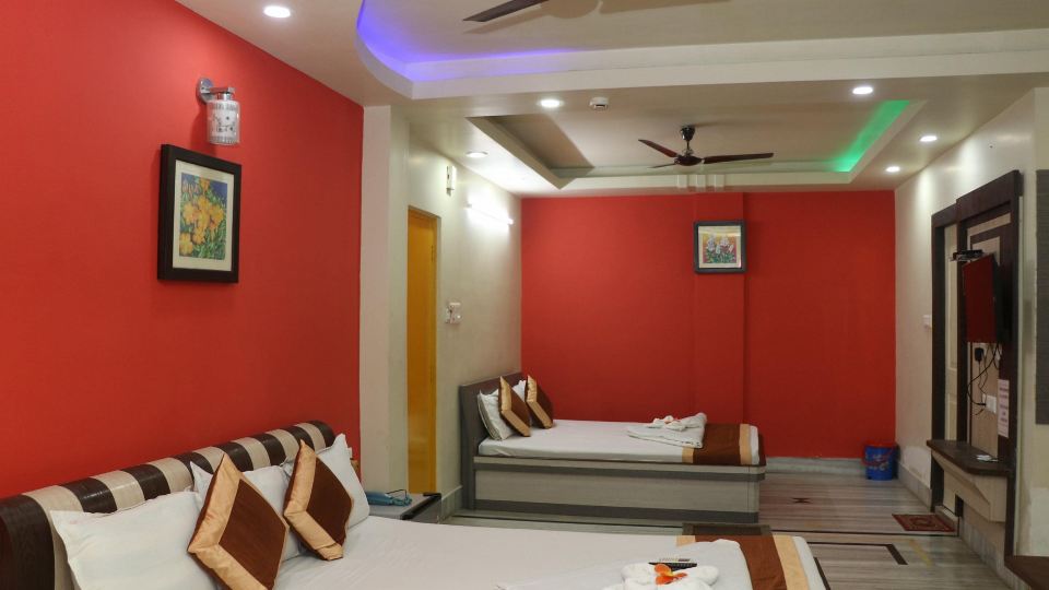 Hotel Mamoni Group