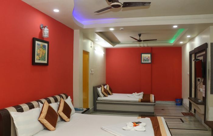 Hotel Mamoni Group