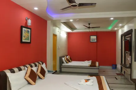 Hotel Mamoni Group Отели рядом с достопримечательностью «Old Digha Sea Beach»