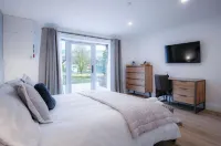 Suite 6 - Sleeping Giant Hotel - PEN Y CAE Inn Hotels in 