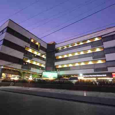 Holiday Plaza Hotel Hotel Exterior
