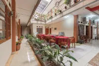 RedDoorz Syariah Near Alun Alun Sumedang Hotel a Cimalaka