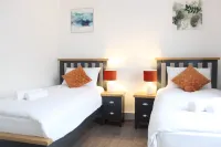 Stunning 3 Bedroom Apartment in Harlow, Essex Hotels near The Gallery at Parndon Mill