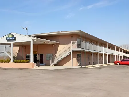 Days Inn by Wyndham Joelton/Nashville