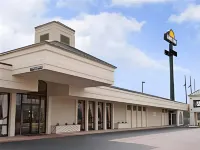 Days Inn by Wyndham Attalla Hotels in 