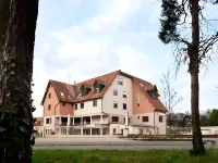 Hôtel le Verger de Bischwiller Hotel dekat Stade des Pins