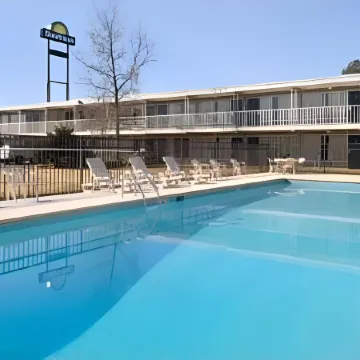 Days Inn by Wyndham Cullman