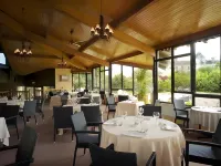 Hôtel Restaurant du Château de la Tour Hotel di Podensac