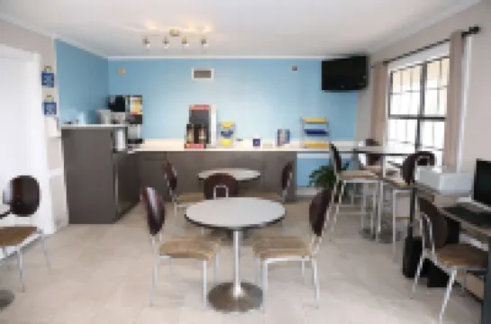 ดายส์ อินน์ โดย วินด์แฮม มอนโร แอลเอ โรงแรมในมอนโร