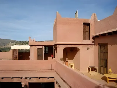 リヤド カスケード オウゾウド のホテル