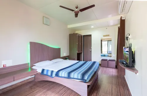 Balaji Resort Hotel a Varoti Kh.