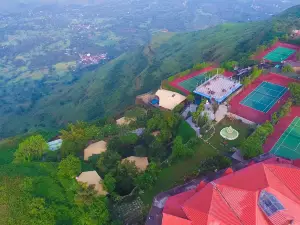 Ravine Hotel