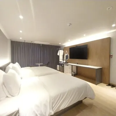Geoje Island B&B Hotel โรงแรมใกล้สวนสนุกเเมงจงจุค