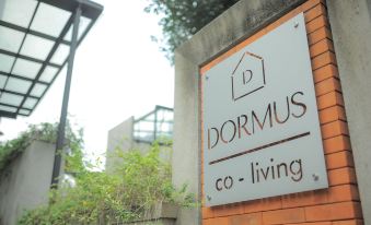 3. Dormus C..