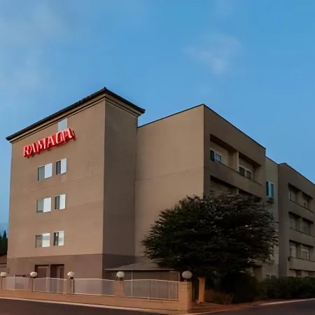 Ramada by Wyndham Bakersfield North