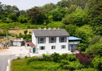 Muju Sweet Condo Pension Hotels near Muju Deogyusan Resort Seolcheon Tour Gondola Boarding Point