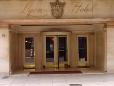 里昂酒店 鄰近國民議會大廈的酒店
