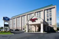 Hampton Inn Buffalo-South/I-90 Отели рядом с достопримечательностью «Водопад вечного огня»