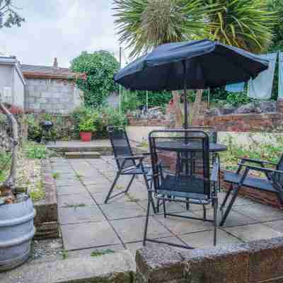 Fleet Street - 2 Bedroom Holiday Home - Swansea Hotel Exterior