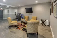 Greenville Pelham Inn by IHG - parkir