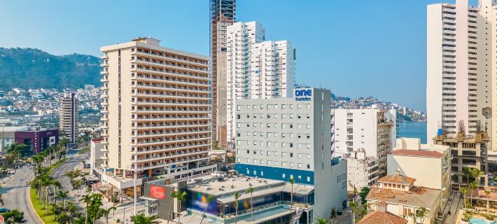 One Acapulco Costera Hotels in Acapulco