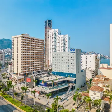 One Acapulco Costera