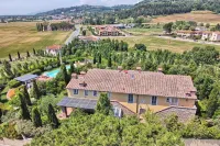 Luxury Villa in Tuscany with Pool Near Pisa and Florence - Eight Bedrooms 14 pl