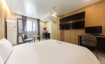 1. Gwangju ..