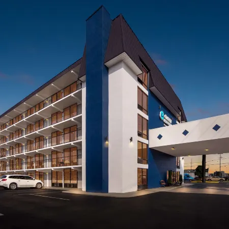 Clarion Inn & Suites Near the Leconte Center Pigeon Forge