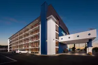 Clarion Inn & Suites Near the Leconte Center Pigeon Forge - 2-Star