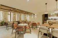 Opal Paros - Boutique