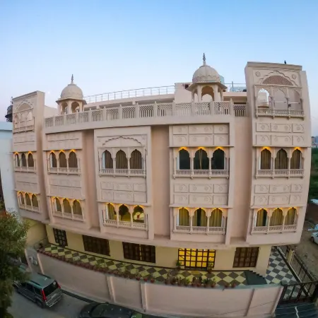 The Taj Vista Agra -Walking Distance to Taj Mahal