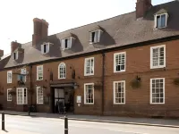 Saracens Head Hotel by Greene King Inns Hotels near Silverstone Interactive Museum