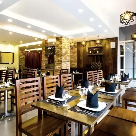 Jade Hotel and Suites