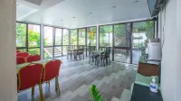 Raduzhny Hotel