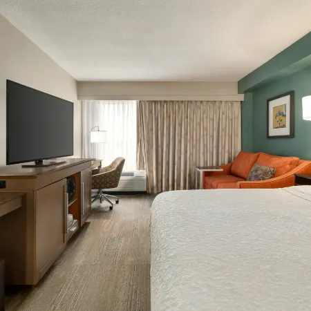 Hampton Inn New Orleans-St. Charles Ave./Garden District
