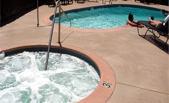 Holiday Inn Express & Suites Camarillo