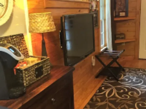 The Decatur City Cottage/short Walk To Square Hotels in Decatur