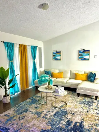 Cozy, Modern Two bedroom suite. HOME away from HOME