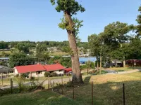 Charming house on deep water cove and amazing views