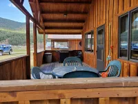 L Diamond E Guest Cabin #2. Rural Luxury close to everything.