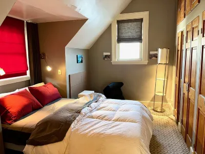 Large Luxury Downtown "Design Studio" One Bedroom Apartment