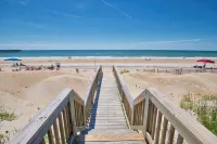 Luxurious Oceanside w/pool, elevator, 6 BR, steps from the sand and surf - Beach