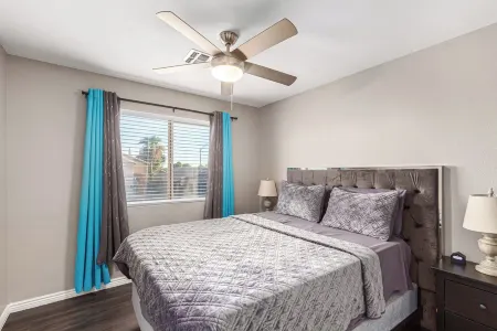 View Fireworks, Restaurants, Stadiums, Heated Pool