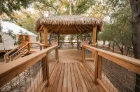 Mockingbird Yurt/Cold A/C! Hot Tub/Medina River Access/River Yurt Village