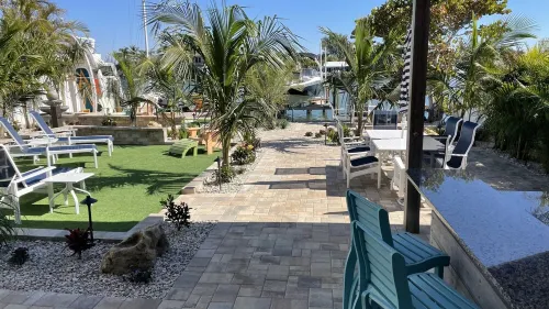 Bayfront View with Private Dock and Beach Access Riley's Retreat