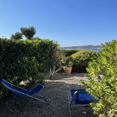 Sea view. Luxury residence in a flower-filled park. 3-star rating